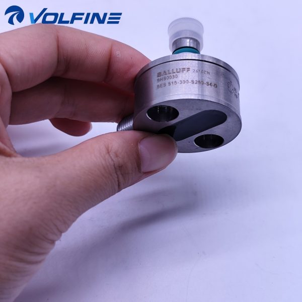 Balluff BES-516-300-S260-S4-D Inductive sensor