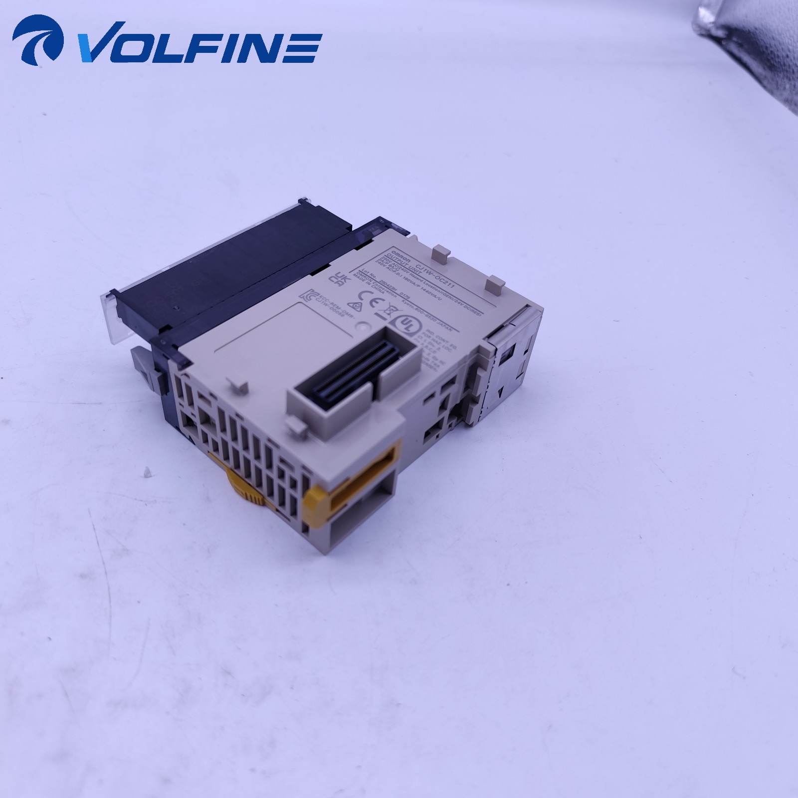 Omron CJ1W-0C211 CJ-series PLC module - Image 3