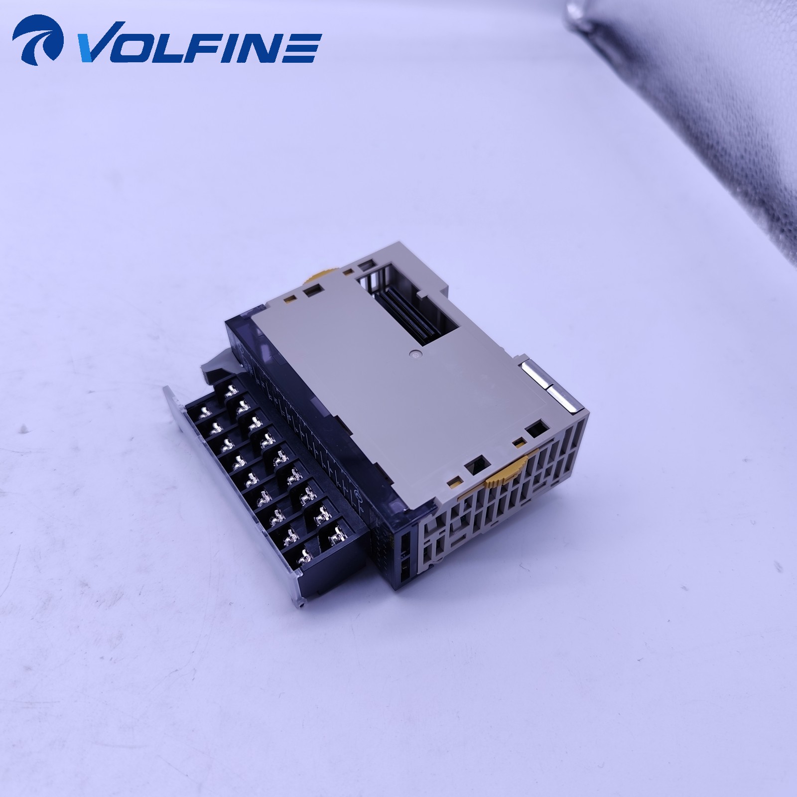 Omron CJ1W-0C211 CJ-series PLC module - Image 4